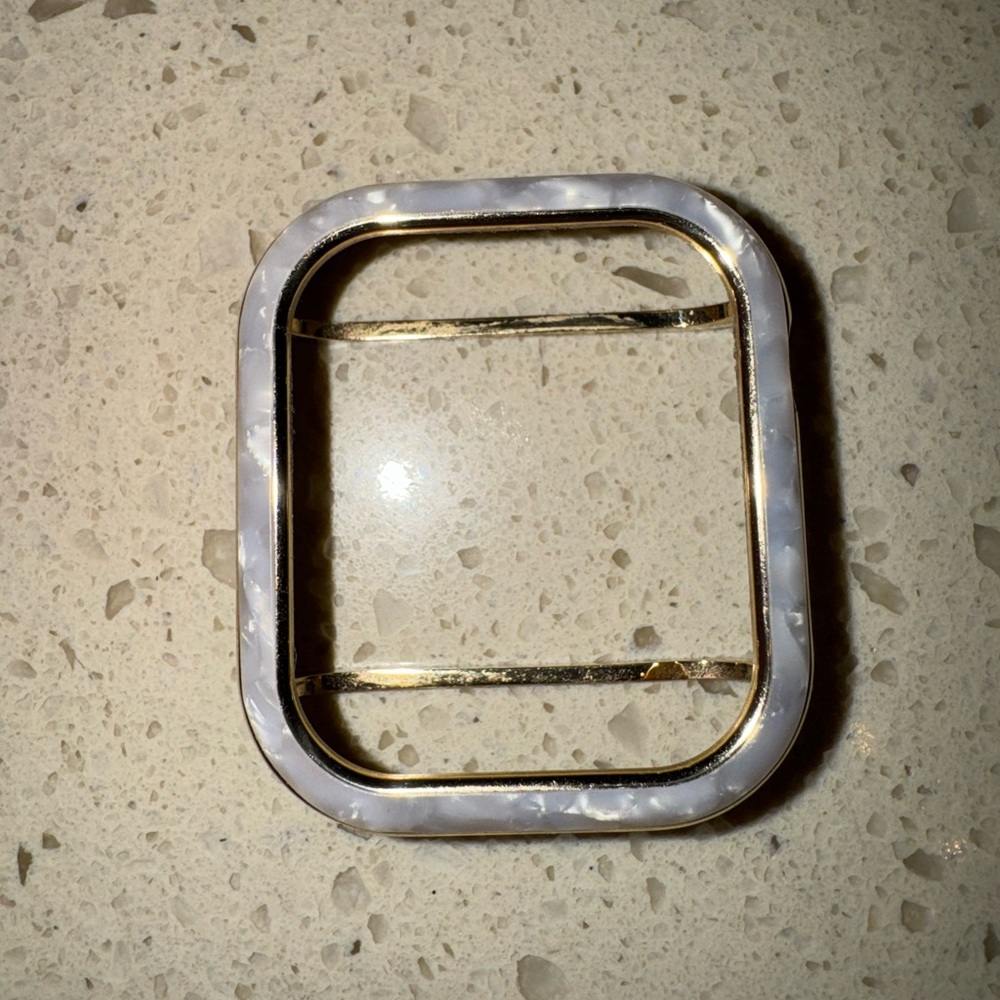 Apple Watch® Case in Ivory Resin kendra scott